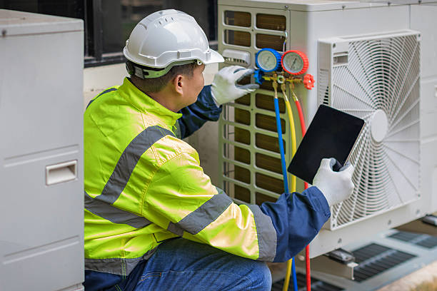 Professional Hvac technician working in Oakville, CT